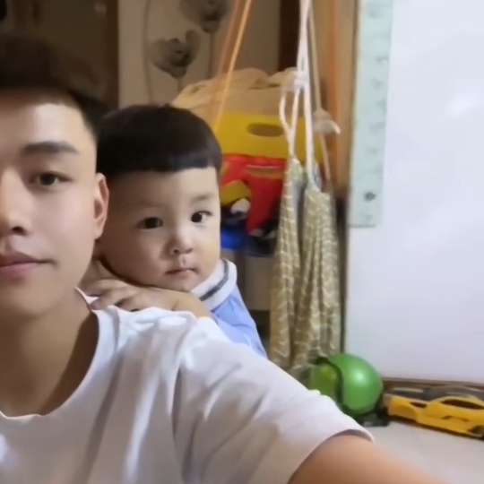 嘻嘻嘻的第一张照片--新民认干亲服务网